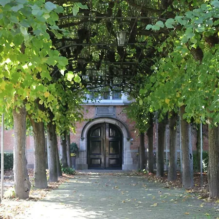 Het Willemshuis Bed and Breakfast 4*